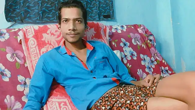Alex Suman25 online show from May 2026 11:02:02 PM