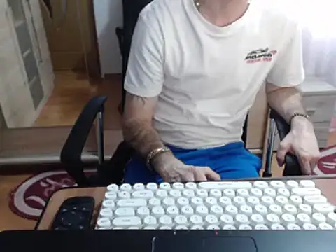 uncutguy01 online show from March 2025 03:17:02 PM