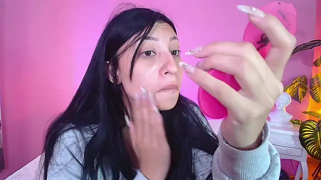 Snapshot of Nicolette_ks_ chatting on January 2025 01:11:02 PM Nicolette ks online show from January 2025 01:11:02 PM