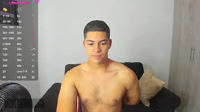 Snapshot of Iamdylan777 chatting on December 2024 01:49:02 PM Iamdylan777 online show from December 2024 01:49:02 PM