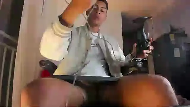 Snapshot of Iamdylan777 chatting on March 2025 01:57:02 AM Iamdylan777 online show from March 2025 01:57:02 AM