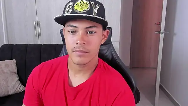 Snapshot of Iamdylan777 chatting on October 2025 02:04:02 PM Iamdylan777 online show from October 2025 02:04:02 PM