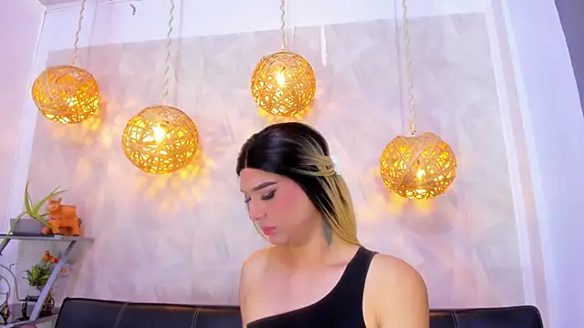 victoria aleia  online show from February 2025 07:50:02 PM