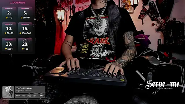 Snapshot of allanhurtss chatting on April 2026 01:19:01 AM allanhurtss online show from April 2026 01:19:01 AM