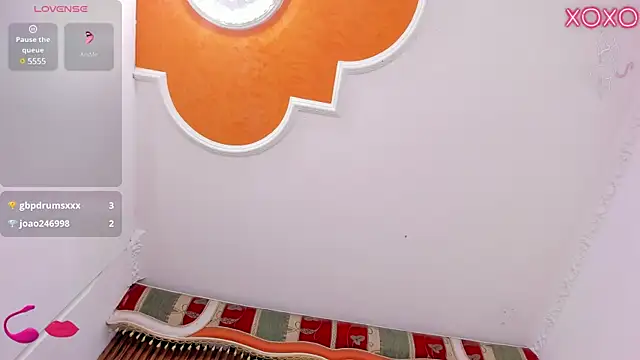 Snapshot of EmmyCruzZ chatting on February 2025 08:18:01 AM EmmyCruzZ online show from February 2025 08:18:01 AM