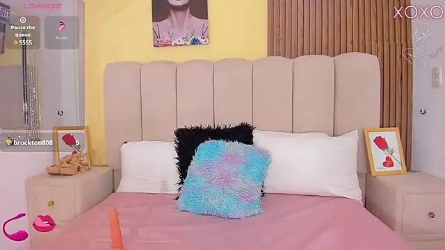 Snapshot of EmmyCruzZ chatting on February 2025 03:36:02 AM EmmyCruzZ online show from February 2025 03:36:02 AM