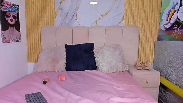 Snapshot of EmmyCruzZ chatting on March 2025 07:48:02 PM EmmyCruzZ online show from March 2025 07:48:02 PM