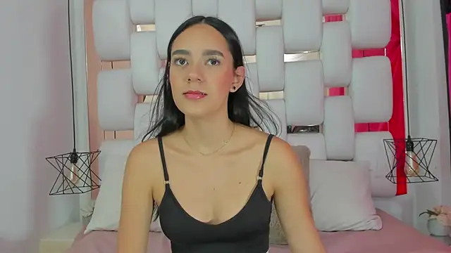 Snapshot of EmmyCruzZ chatting on September 2025 07:06:02 PM EmmyCruzZ online show from September 2025 07:06:02 PM