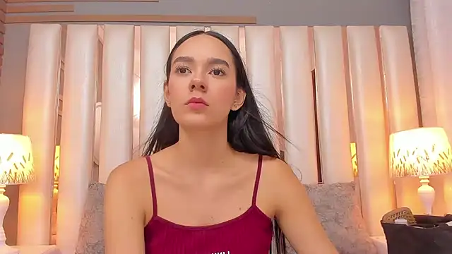EmmyCruzZ online show from June 2026 07:17:01 PM