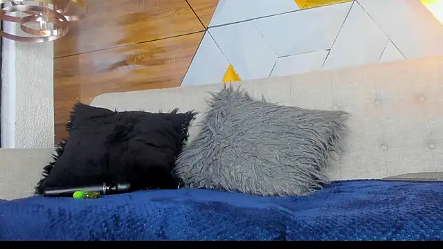 Snapshot of sarah_banks1 chatting on February 2025 08:00:01 PM sarah banks1 online show from February 2025 08:00:01 PM