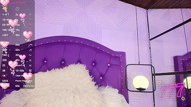 Snapshot of sarah_banks1 chatting on February 2026 03:15:01 AM sarah banks1 online show from February 2026 03:15:01 AM