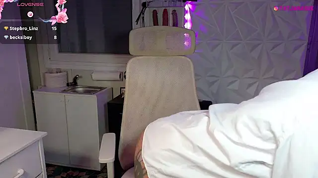 Tatjana Sue online show from July 2026 07:07:02 PM