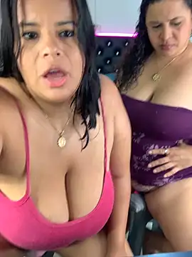 twocurvylatins online show from February 2026 12:12:01 AM