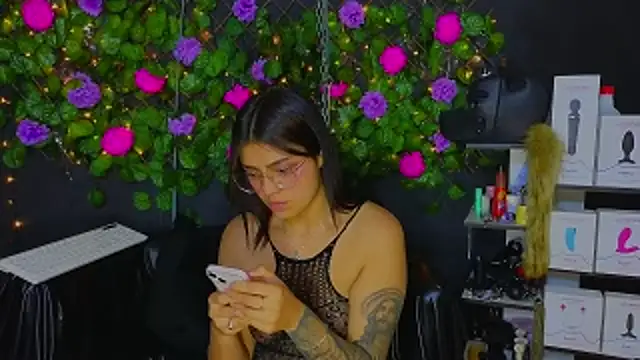 Sweett Mollyy online show from May 2026 11:33:02 PM
