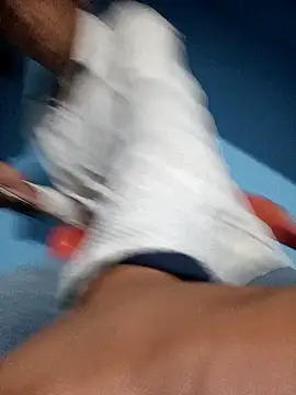 Snapshot of Leonul chatting on December 2024 06:21:02 AM Leonul online show from December 2024 06:21:02 AM