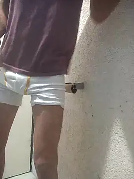 Snapshot of Leonul chatting on October 2025 01:50:01 AM Leonul online show from October 2025 01:50:01 AM