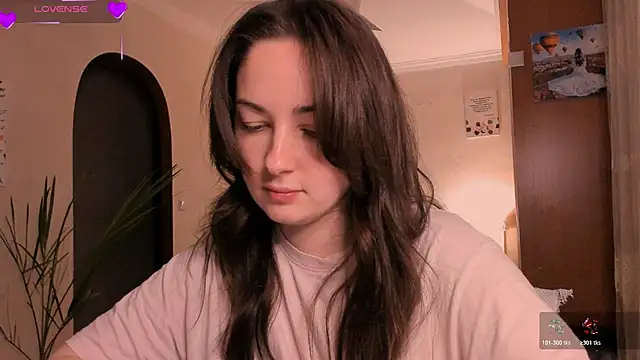 cClandesTina online show from February 2026 09:00:01 PM