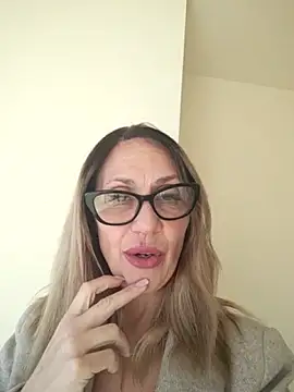 JasmineNoir2 online show from February 2026 01:18:02 PM