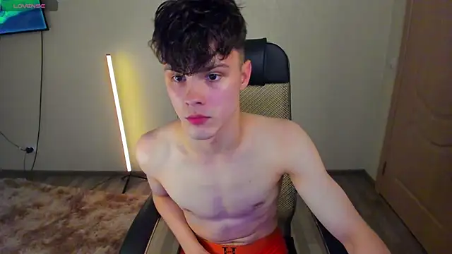 Aiden Sensual online show from September 2025 05:01:02 PM