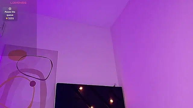 littleebluee online show from July 2026 07:40:02 PM
