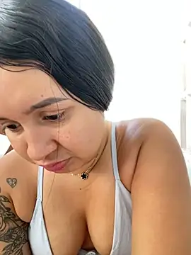 Pretty Isadora online show from January 2025 09:55:02 PM