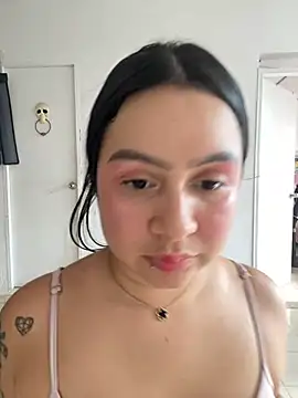 Pretty Isadora online show from February 2025 08:59:02 PM