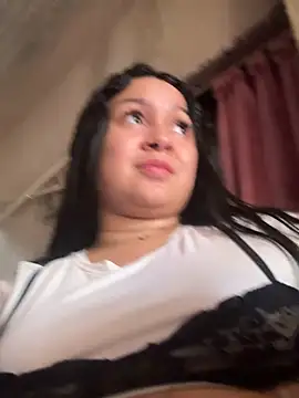 Snapshot of Pretty_Isadora chatting on April 2026 09:27:01 PM Pretty Isadora online show from April 2026 09:27:01 PM