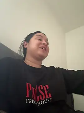 Snapshot of Pretty_Isadora chatting on April 2026 09:08:02 PM Pretty Isadora online show from April 2026 09:08:02 PM