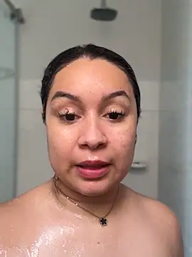 Snapshot of Pretty_Isadora chatting on April 2026 07:19:02 PM Pretty Isadora online show from April 2026 07:19:02 PM