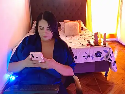 Kerly Lopez online show from July 2026 07:31:01 PM
