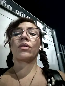 Samantabrown  online show from May 2026 10:09:01 AM