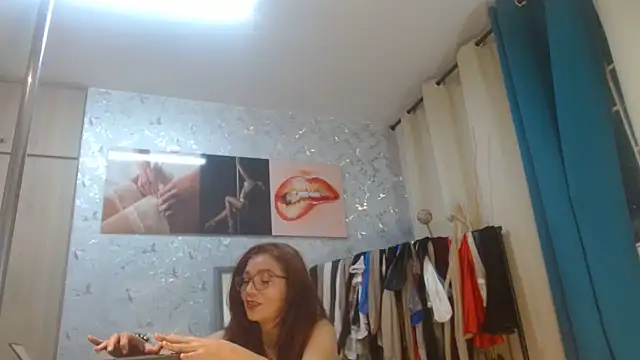 Samantabrown  online show from June 2026 11:02:02 AM