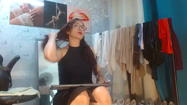 Samantabrown  online show from June 2026 11:04:01 AM