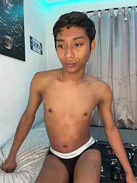 Snapshot of alejo_cute chatting on May 2026 03:50:01 PM alejo cute online show from May 2026 03:50:01 PM