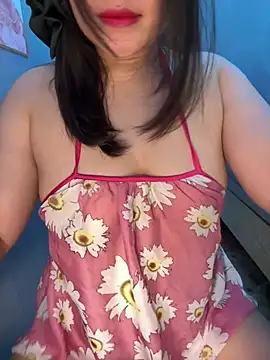 Snapshot of --Lyly-- chatting on May 2026 09:49:02 AM --Lyly-- online show from May 2026 09:49:02 AM