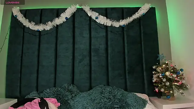 IsabellaGrey19 online show from December 2025 07:31:02 PM