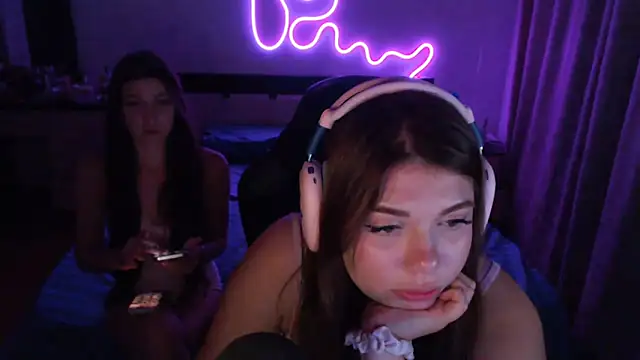 Snapshot of helengilmor chatting on September 2025 06:29:02 PM helengilmor online show from September 2025 06:29:02 PM