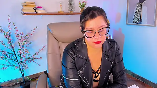 Chanelll Taylorr  online show from June 2026 09:06:02 AM