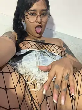 Snapshot of ZTahya chatting on February 2025 12:13:01 AM ZTahya online show from February 2025 12:13:01 AM