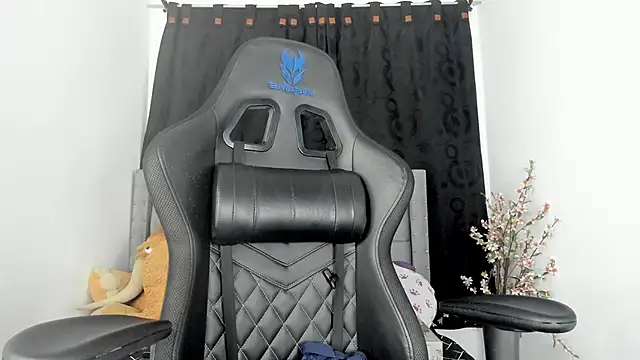 Snapshot of Lau_Beauty chatting on March 2025 10:11:02 AM Lau Beauty online show from March 2025 10:11:02 AM