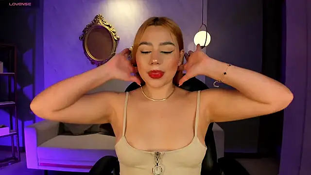 Snapshot of SamanthaKlein_ chatting on October 2025 03:40:01 AM SamanthaKlein online show from October 2025 03:40:01 AM