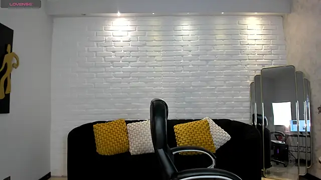 VictoriaMilan  online show from January 2025 08:22:01 PM