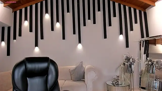 VictoriaMilan  online show from February 2025 08:07:02 PM