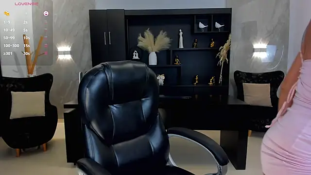 VictoriaMilan  online show from March 2025 09:37:02 PM