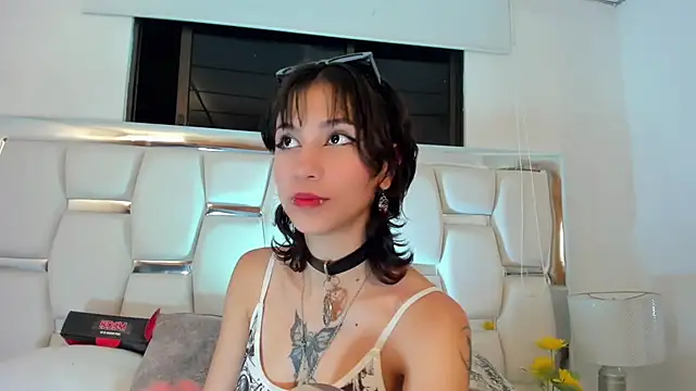 Naomi-Haruno online show from February 2025 08:18:02 AM