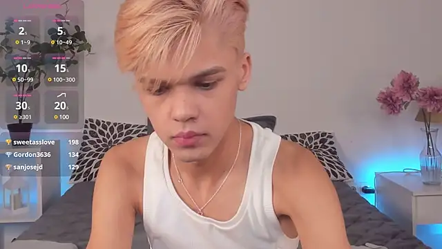 Felix Rey online show from February 2025 10:39:01 PM