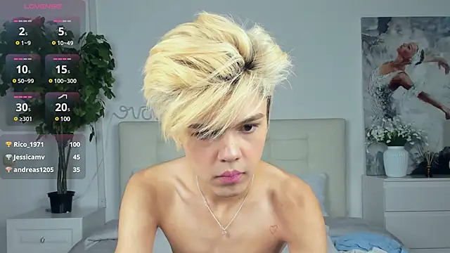 Felix Rey online show from March 2025 10:33:01 PM