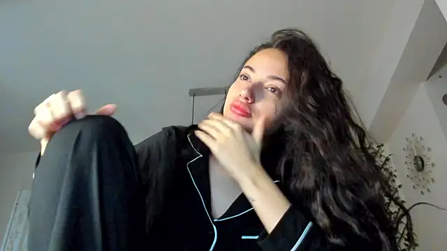 IreneVON online show from December 2024 04:47:01 AM