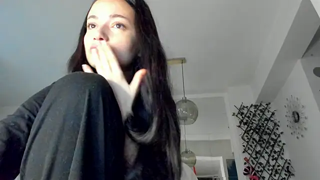 IreneVON online show from December 2024 04:00:01 AM