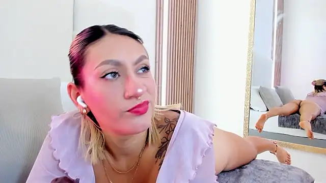 Snapshot of Emily_robertss chatting on March 2026 07:24:02 PM Emily robertss online show from March 2026 07:24:02 PM